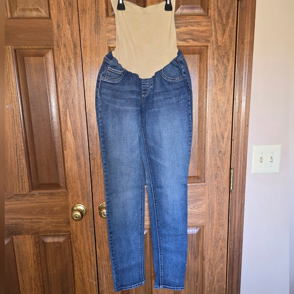 Maternity STRETCH Skinny Jeans, Secret FIT Tummy Panel Size: Medium | 30" inseam - Picture 6 of 12